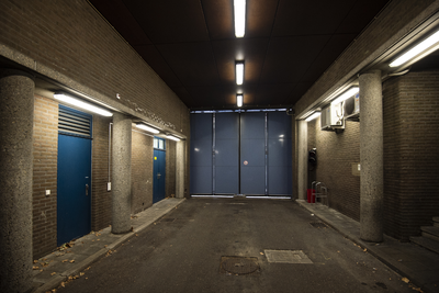 910794 Afbeelding van de sluis van het Pieter Baan Centrum (Gansstraat 170) te Utrecht.